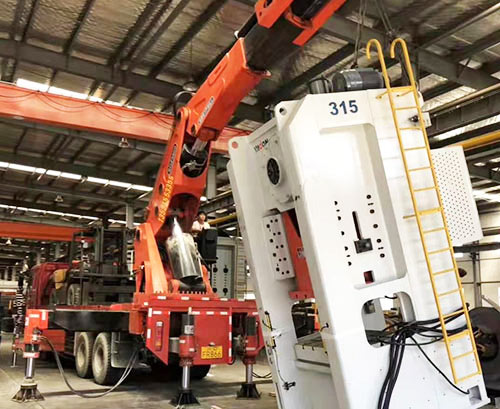 临高附近随车吊出租，轻松解决运输难题