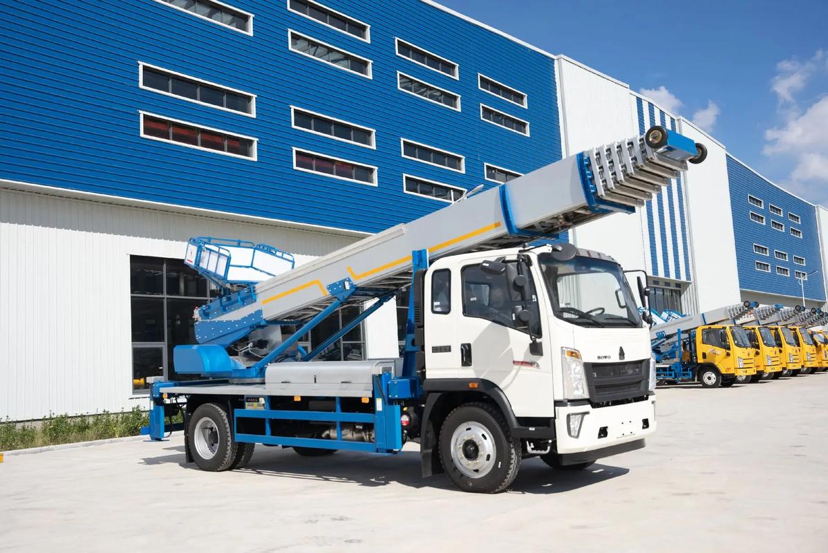 临高出租云梯车高空作业车 建筑垃圾搬运